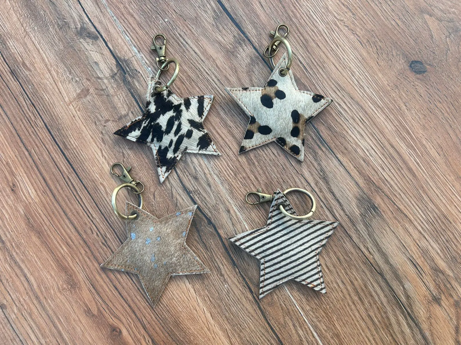 New Unique Style Cowhide Leather Keychain  Cowhide Leather Keyrings Stylish Keychain Hot Selling Real Fur keychain