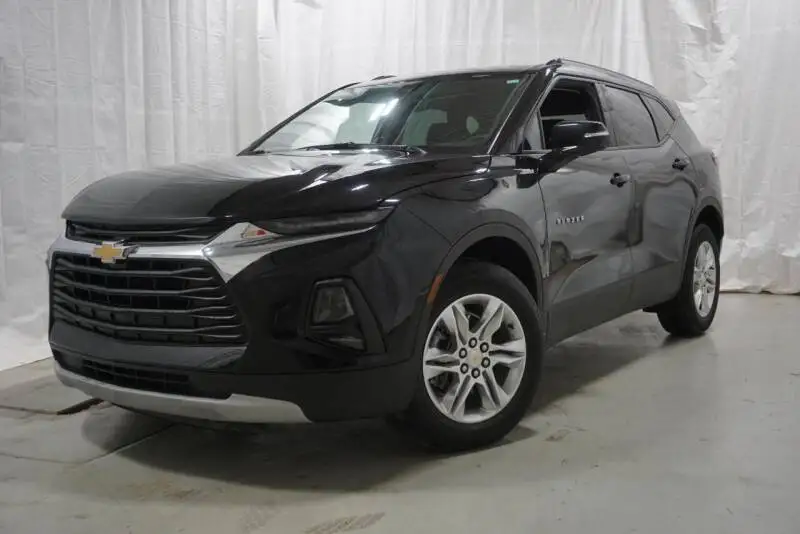 Лучшая цена достаточно подержанные автомобили Chevrolet Blazer AWD LT 4dr SUV w/2LT для продажи