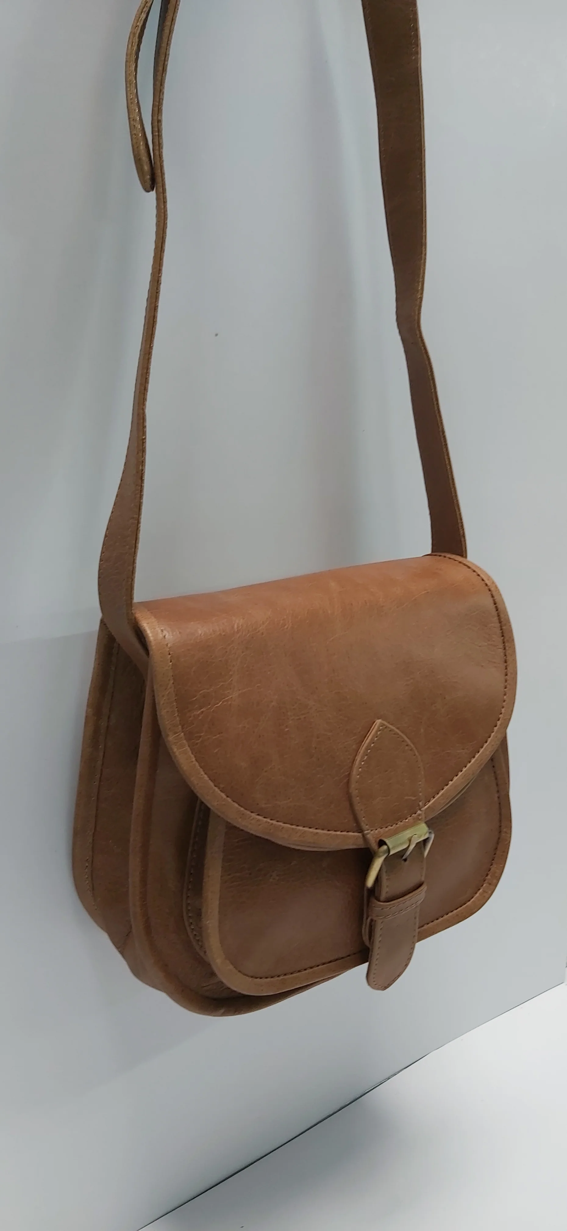 Woman Man For Bulk Selling Price New Design Leather Handmade Motorcycle Side Bag with Small Capacity from Indian Exporter