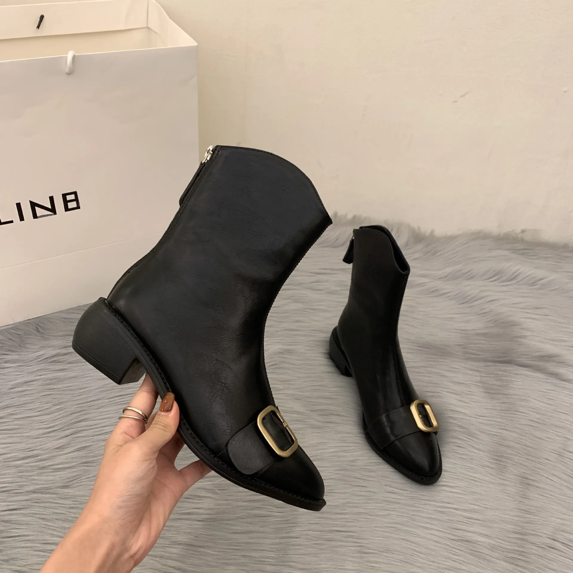 2023 Fall And Winter New Style Pointed Toe Ladies Winter Snow Boots Warm Martin Boots For Women Ankle High Thick Sole Boots Shoe