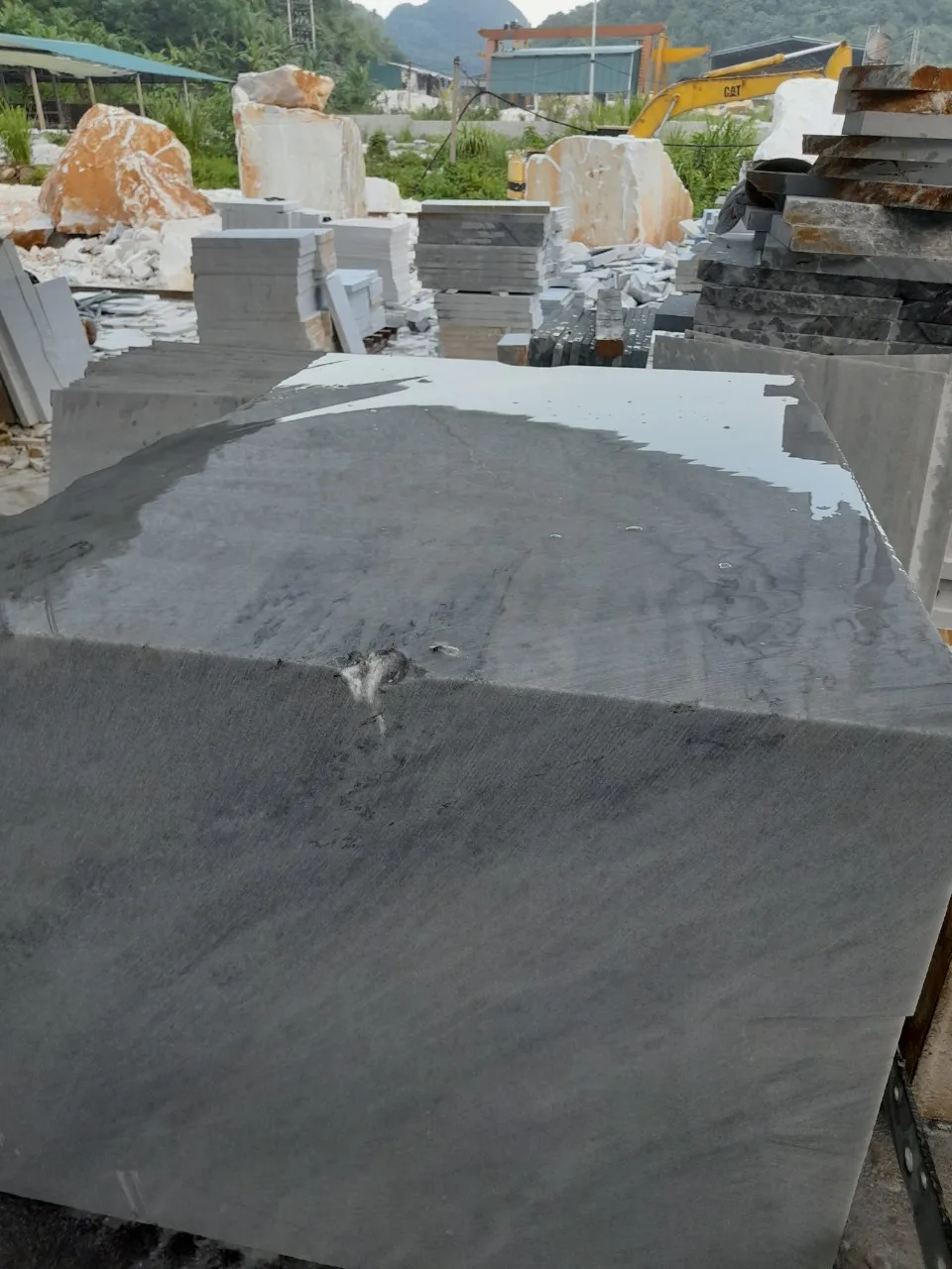Big grey veins marble slabs and tiles for building facades