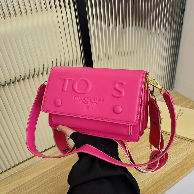 2024 Лидер продаж Женская нагрудная сумка высокого качества модная однотонная популярная маленькая квадратная с широким плечевым ремнем