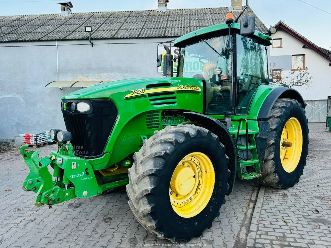 farm tractor John Deere Johhn Deeree 7820 wheel tractor with 150hp for heavy  farming duty