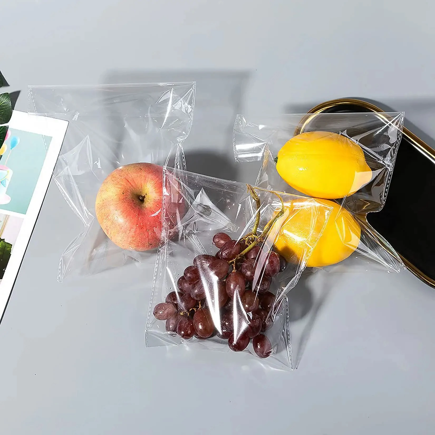 Transparent self-adhesive sealed plastic packaging bag, resealable cellophane OPP fresh-keeping bag, reusable gift bag