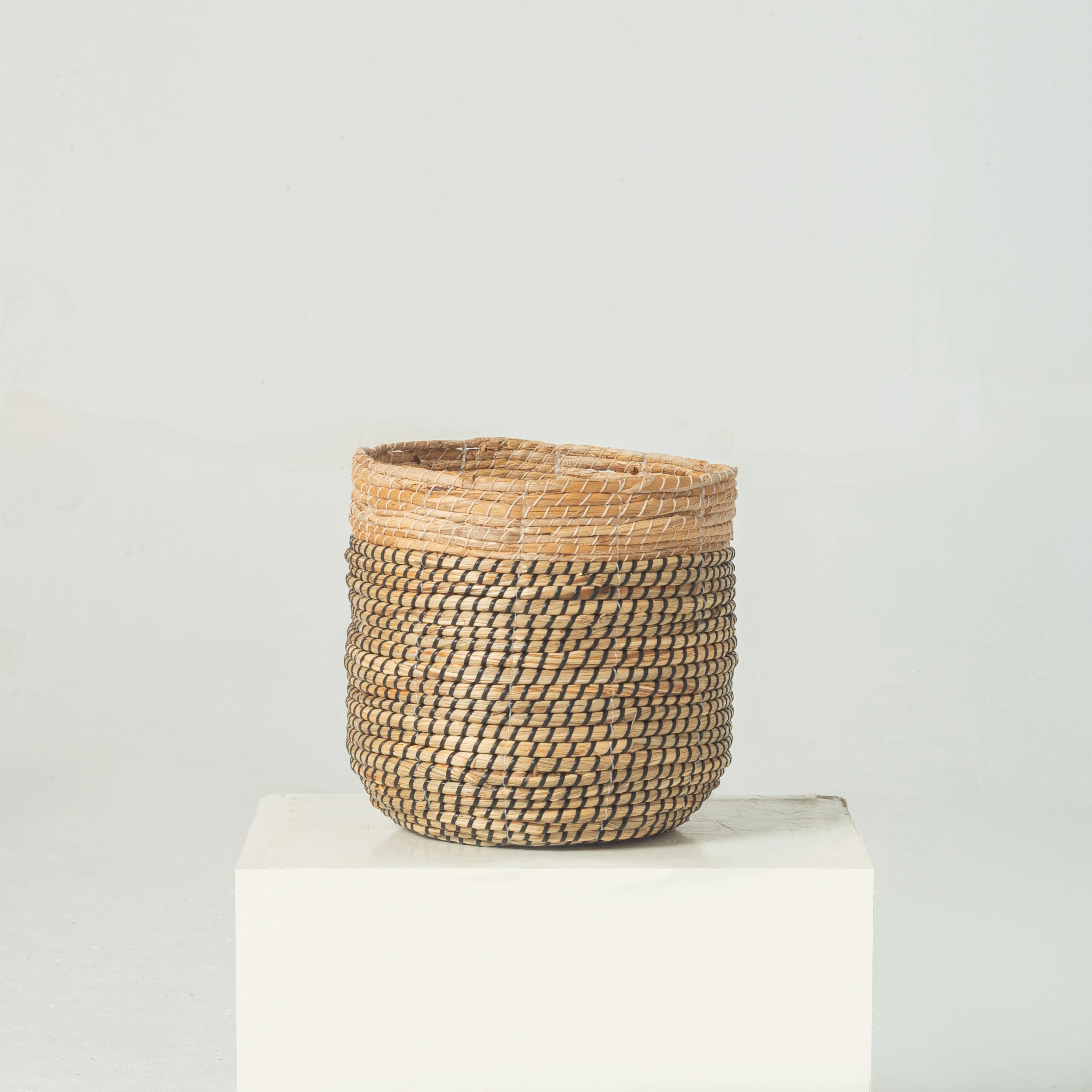 Seagrass plant basket/woven plants pots indoor basket planter with plastic liners/decorative wicker flower pot cover