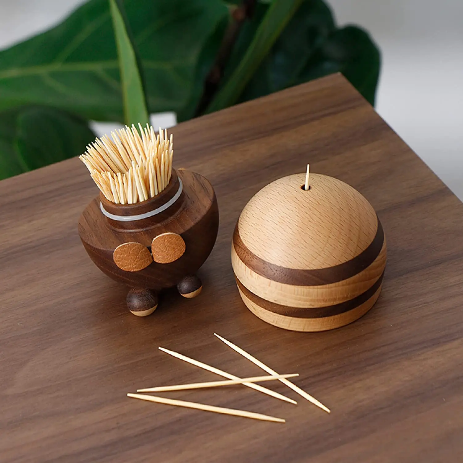 Latest Design Hot Sale Toothpick Holder Gifts Dispenser Bee Decor Bee Holders 150 Pcs