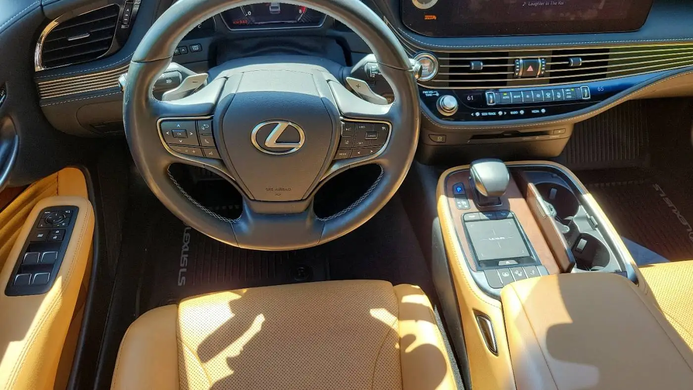 Чистый использованный 2021 L-e-x-u-s 500 AWD