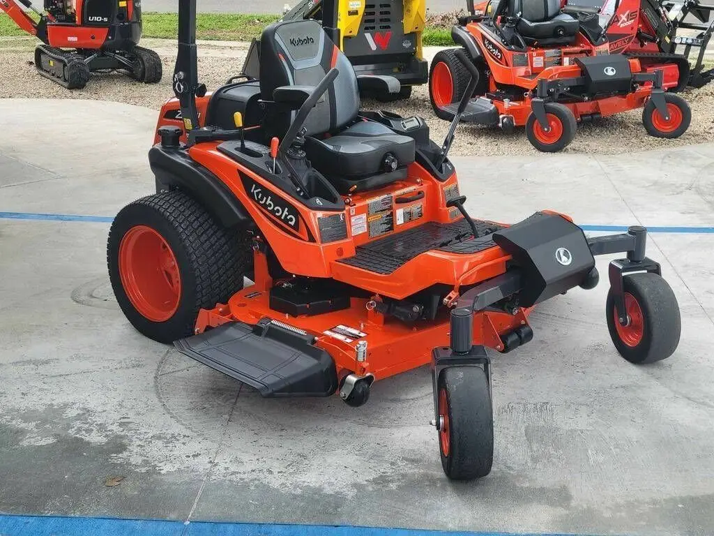Kubota газонокосилка с нулевым поворотом