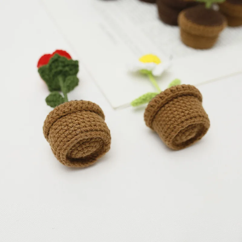 Wholesale Crochet Flower Decor Handmade Crochet Flower Pot Plant Knitted Potted Flowers Gift for Crochet Decoration Bouquet