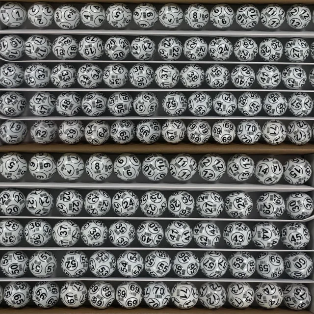 Fast Shipping Bingo ball games from 1 to 90 with barcode  white bingo balls with bar code for Bingo hall
