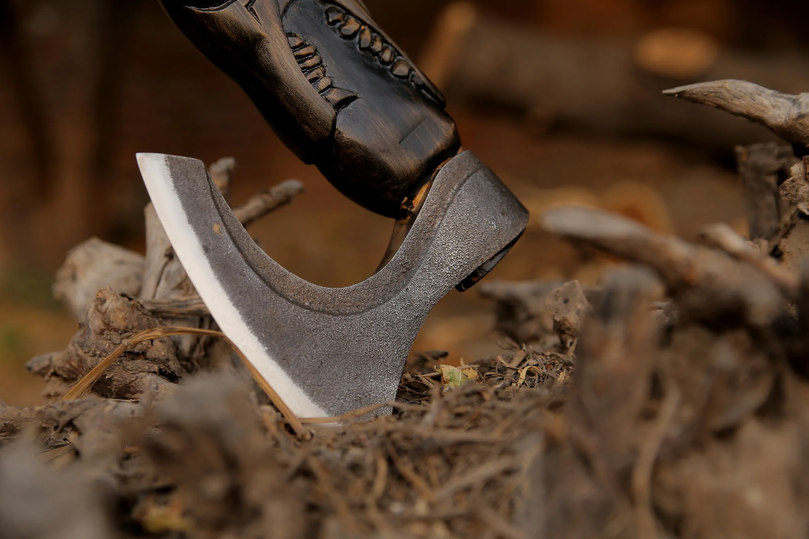 Hot Selling High Quality Viking Axes Hand Forged Engraved Handle High Carbon Steel Etched Blade Camping Tomahawk Hatchet Axe