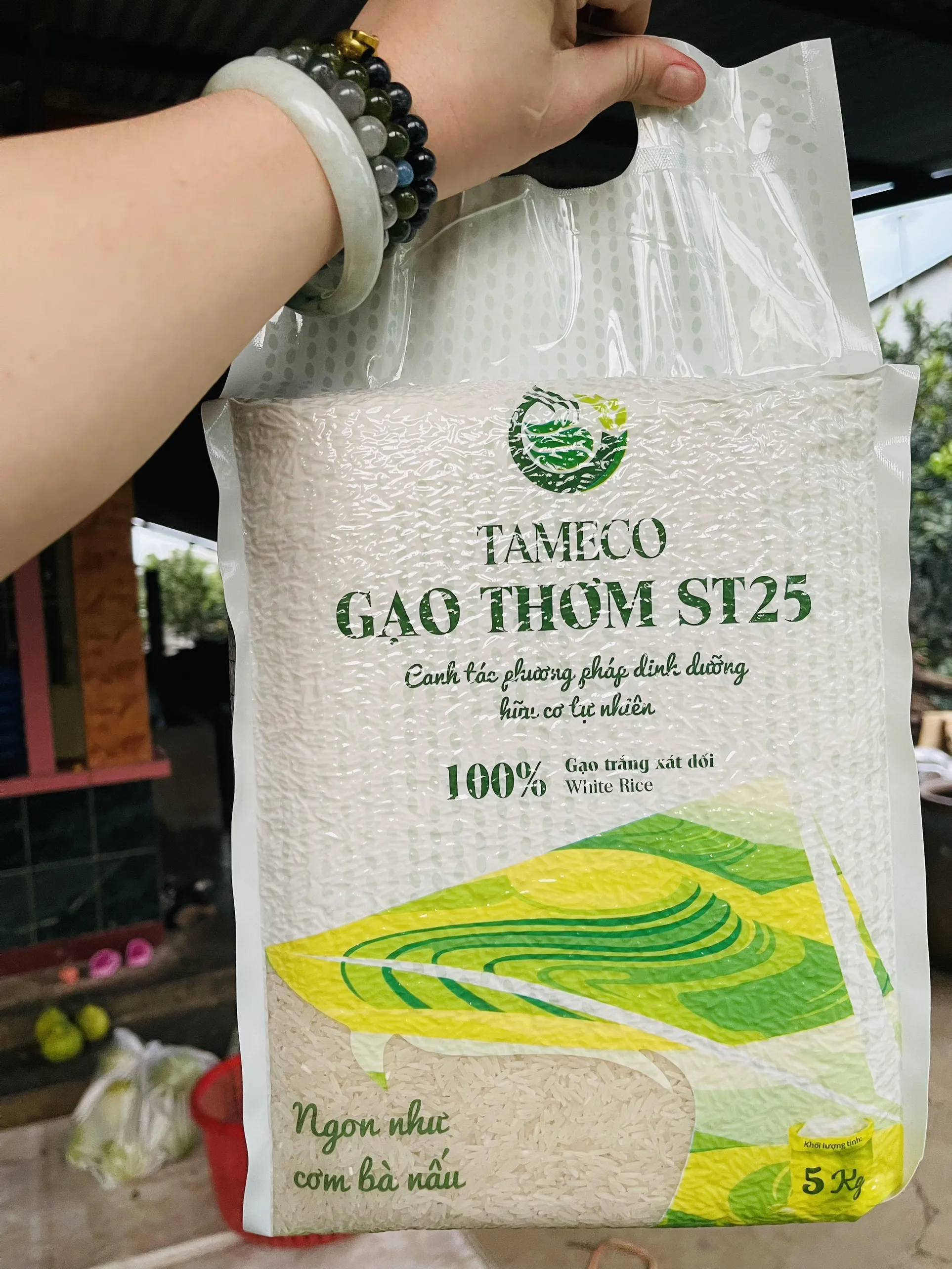 Customized logo cheap price type dried packaging 6 months life shelf wholesale rice ST25 White Rice from Vietnam