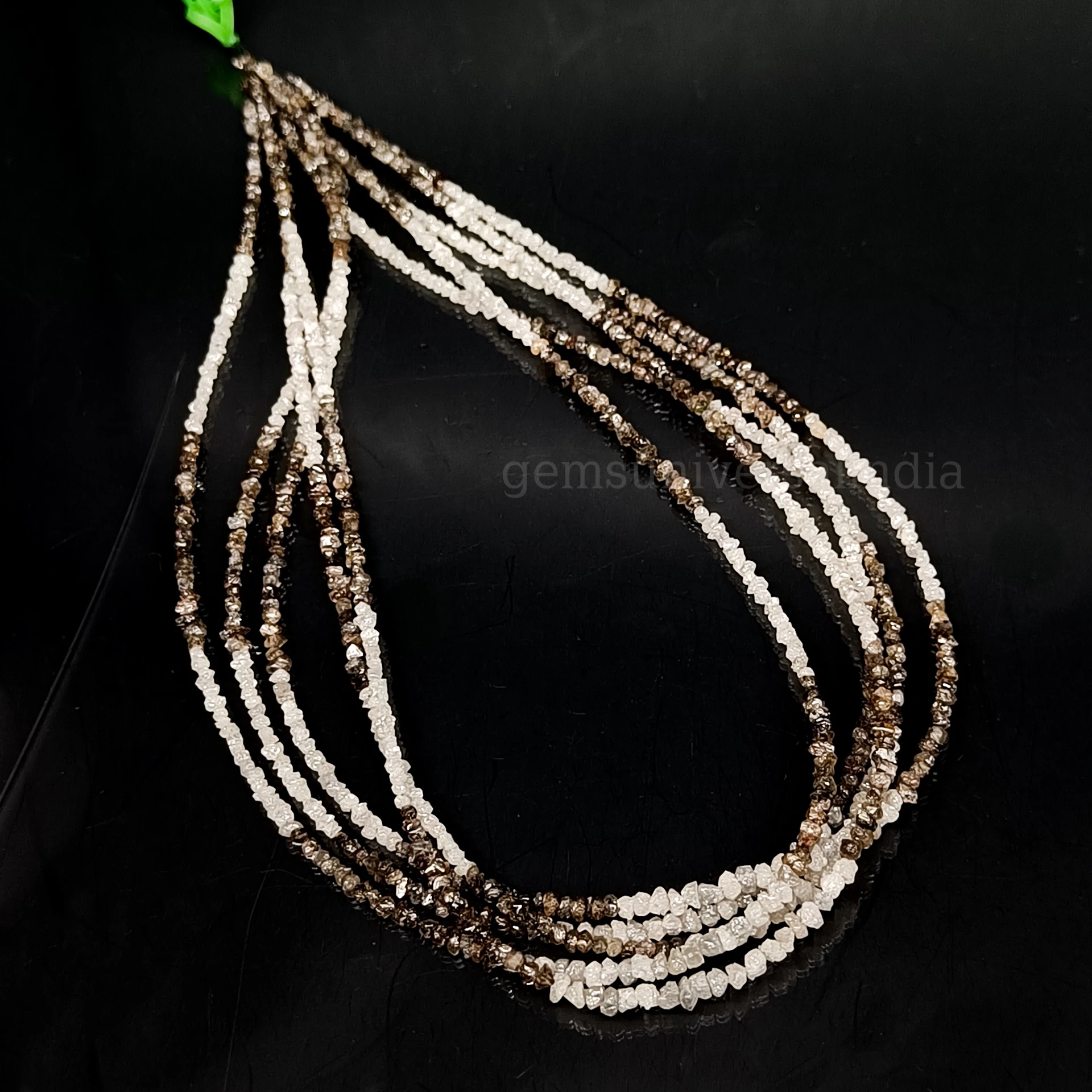 Натуральные белые и коричневые алмазные неограненные бусины многогранные для изготовления ювелирных изделий необработанные оптом Индия