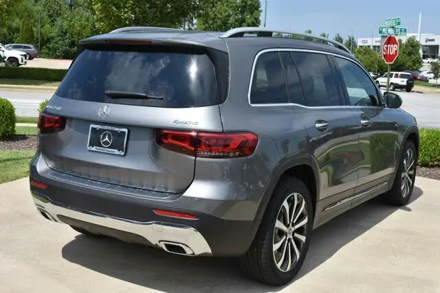 Удивительный Подержанный 2023 Mer-c e-d-e-s-B-e-n-z GLB 250 4MATIC с малым пробегом и доступной ценой в застрявшем готовом к отправке