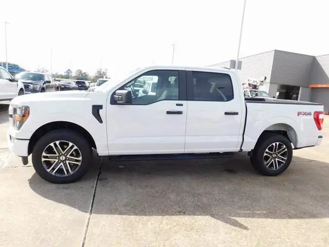 Подержанный 2023 Форд F-150 XL