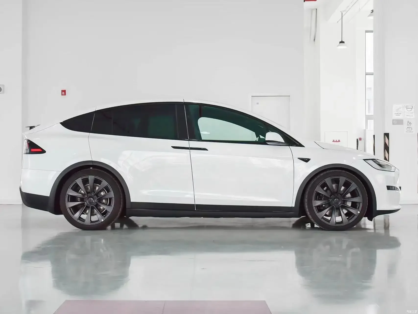 2023 2024 Новое поступление модель Tesla X ev полноприводный автомобиль клетчатая версия электромобили среднего и большого размера внедорожник