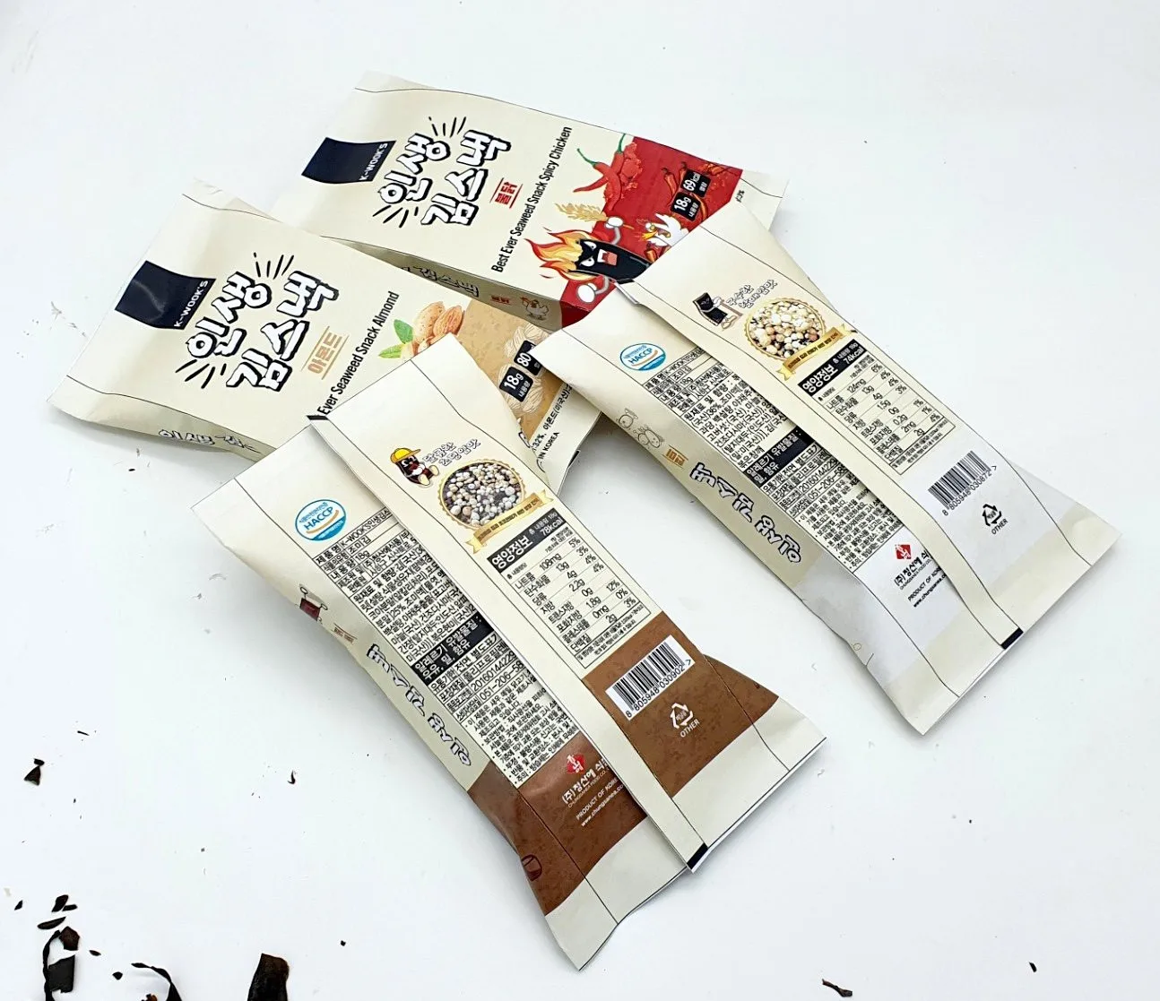 seaweed laver snack made in Korea 18g Almond Spicy Chicken Brown Rice Chocolate