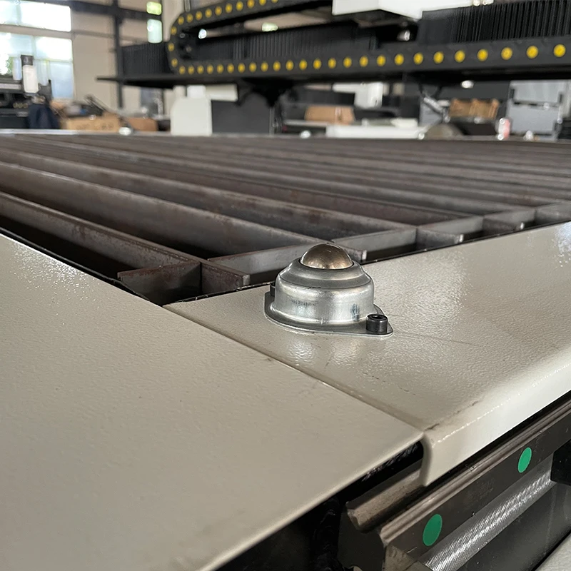 cnc plasma cutting machine with pipe cutting function can cut round pipes with a diameter of 300mm