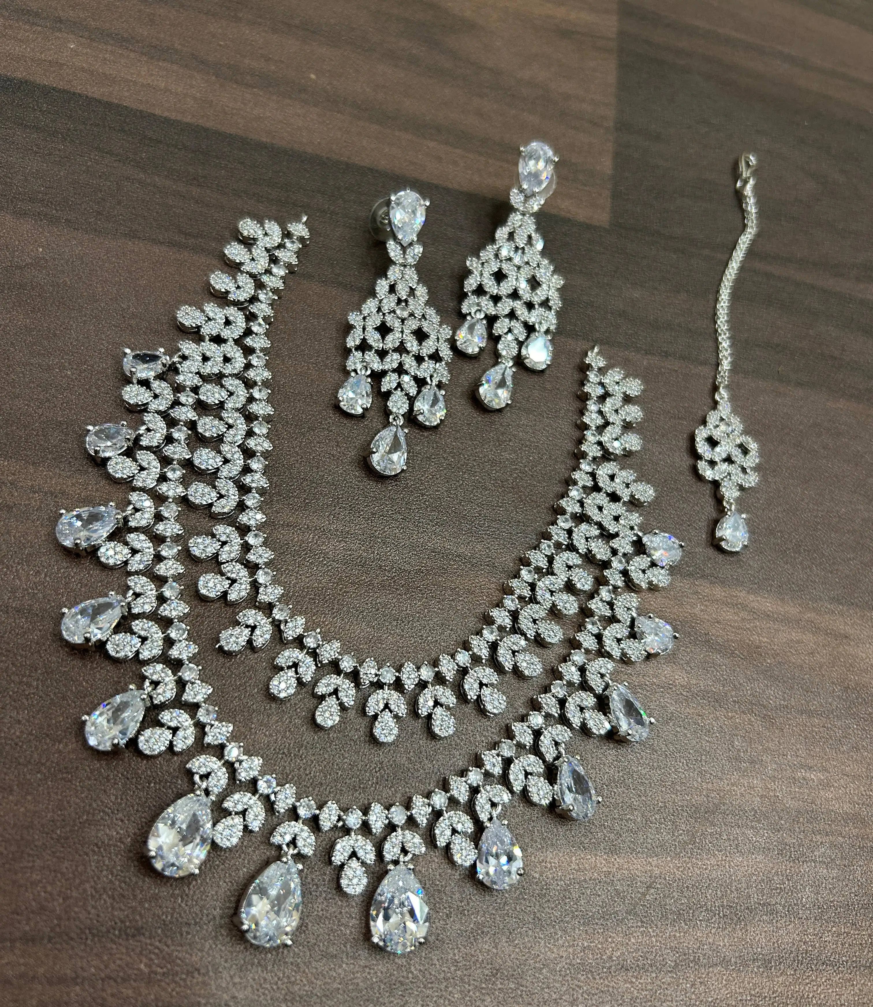 Hot Selling Bridal Party Wear Stainless Steel Earrings Set Fashionable and Trendy