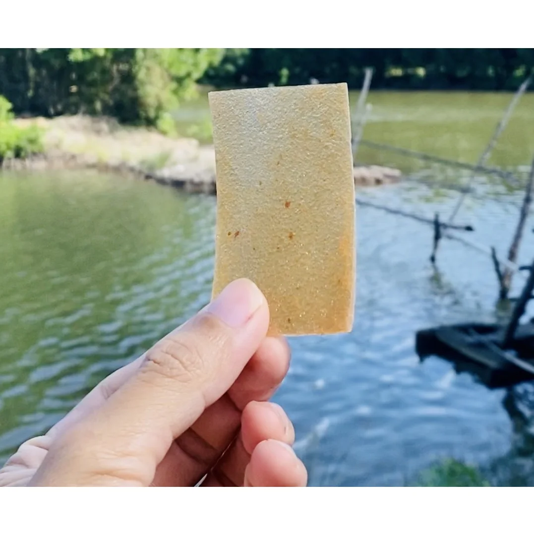 Vietnam High Quality Wholesale Good Cheap Price Crispy Texture Skinless Salty Taste Seafood Snacks OEM Prawn Cracker