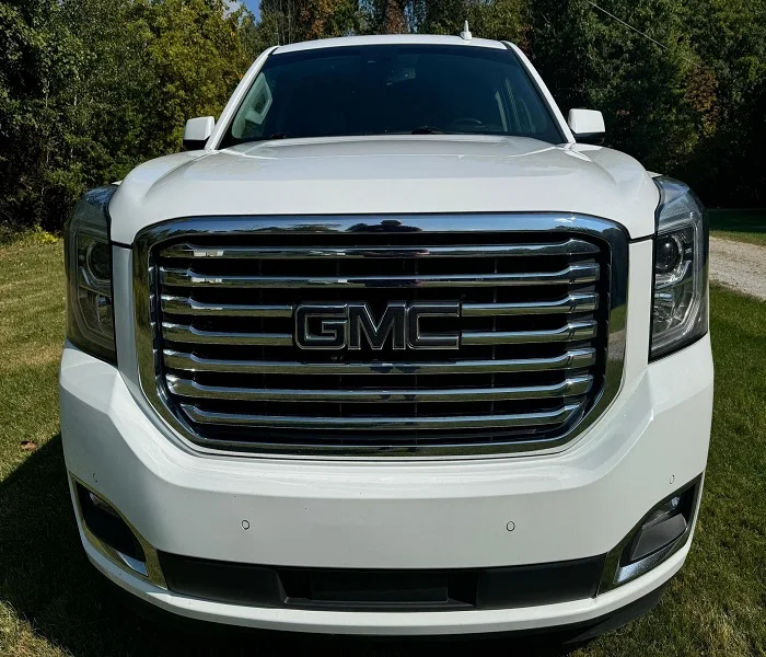 2018 G M C Yukonn 4x4 турбо автоматический AWD Drive темные кожаные сиденья панорамный люк Размер шины Алюминиевая багажная стойка левое Рулевое управление