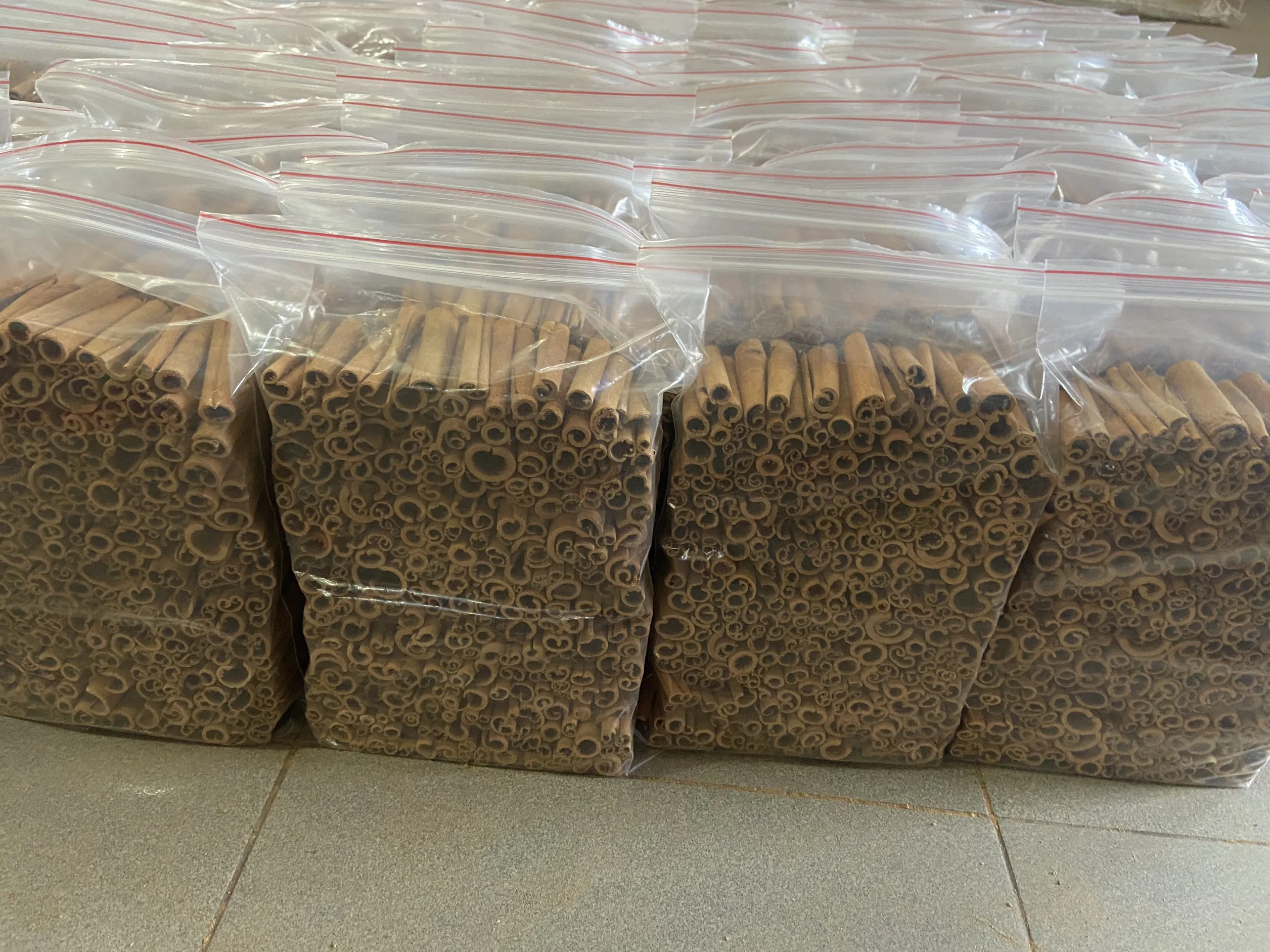 VIETNAM CINNAMON CASSIA STICK/ BROKEN CINNAMON/ CASSIA VERA CIAGR CASSIA POWDER GROUND ORGANIC BEST PRICE
