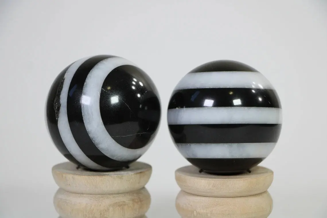 WHOLESALE GEMSTONE WHITE AND BLACK AGATE SPHERE | POLISHED BLACK WHITE AGATE CRYSTAL SPHERE | NEW BLACK & WHITE AGATE BALL