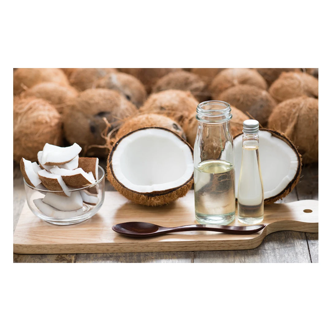 Доверенный дилер продает фракционированное кокосовое масло гарантированного качества для пищевой и косметической промышленности по сниженной цене