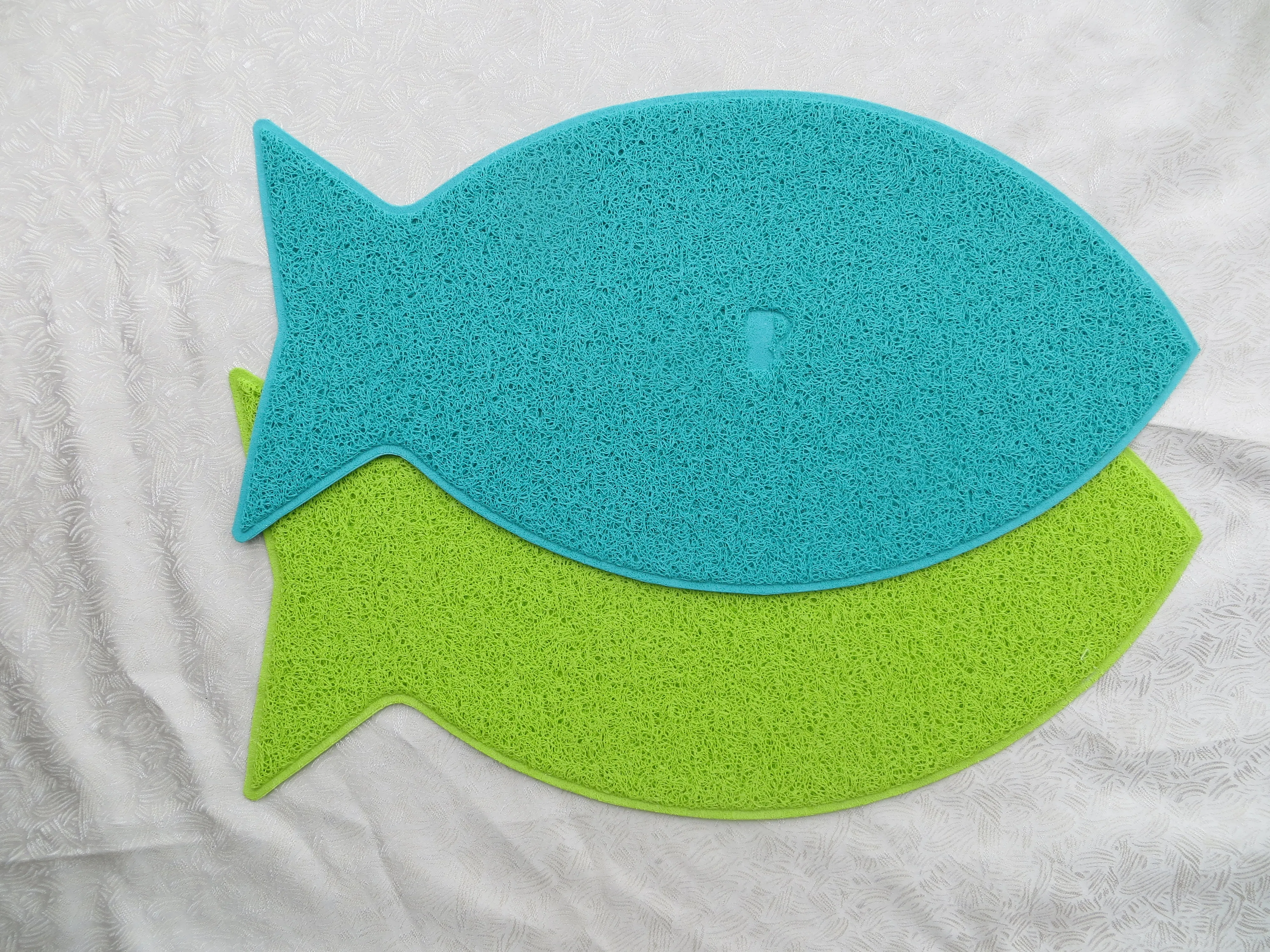 Fish/Bone-shaped waterproof non-slip cat litter box mat pet pad pet cleaning supplies PVC cat toilet mat