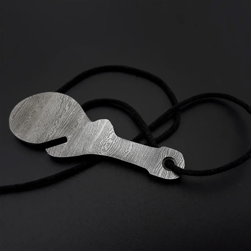 Custom Fancy Hand made Necklace Damascus Steel Necklace/Pendant Jewelry Damascus Pendant new style Damascus steel lockets