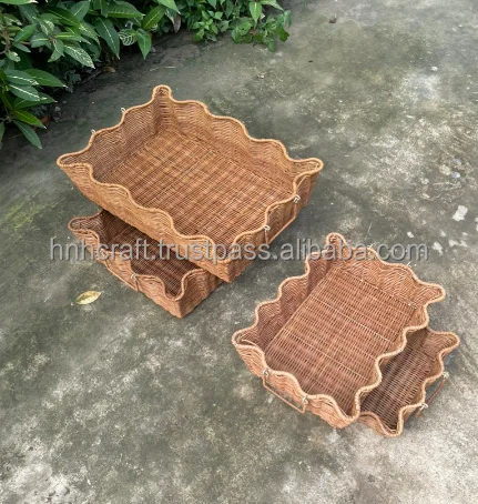 OEM Handwoven Natural Scalloped Rattan Tray Best Seller Serving Tray High Quality Rattan Charger Plates from Vietnam Factory