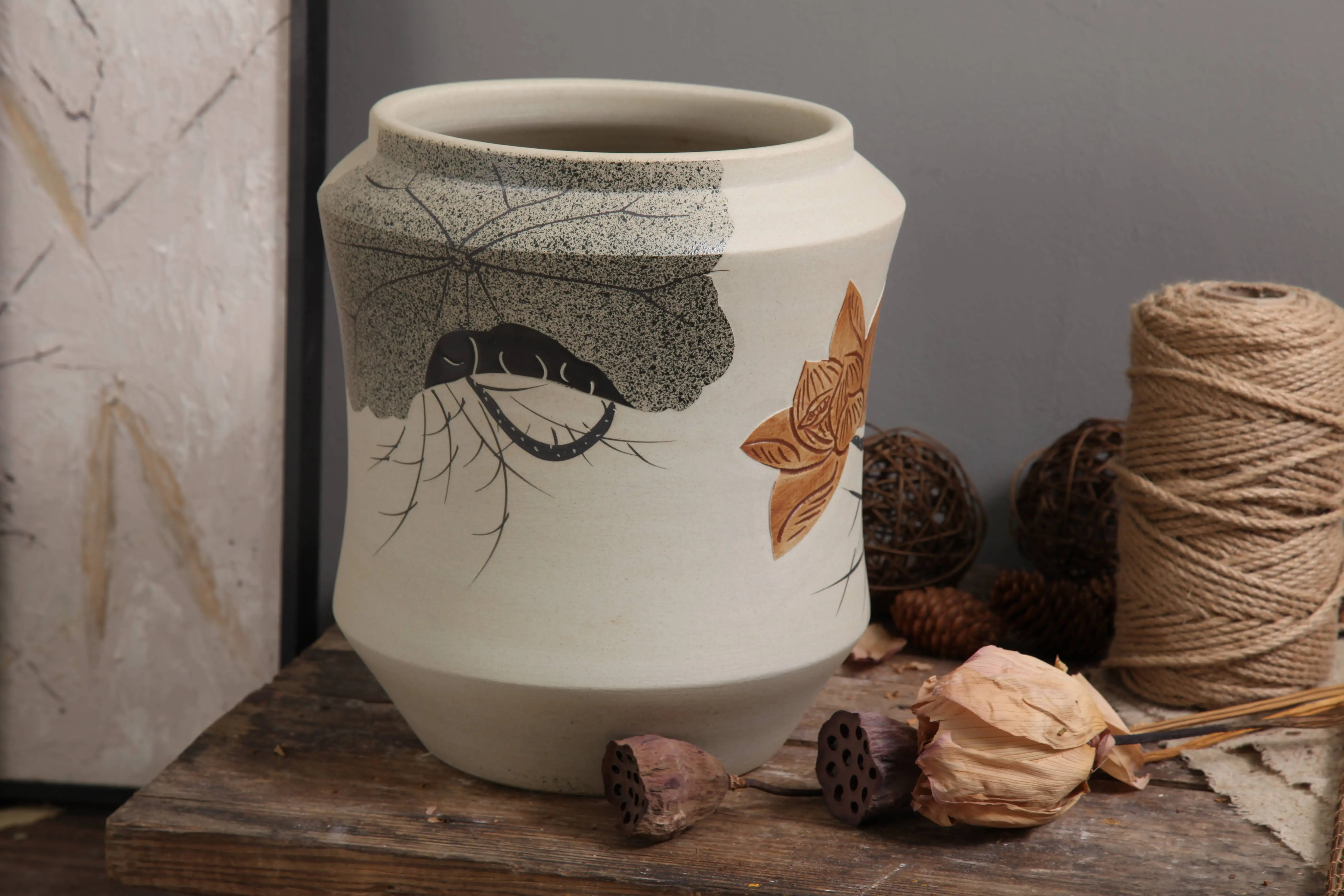 Modern wholesale Chinese ceramic porcelain decoration retro flower home goods cloisonne decorative vase