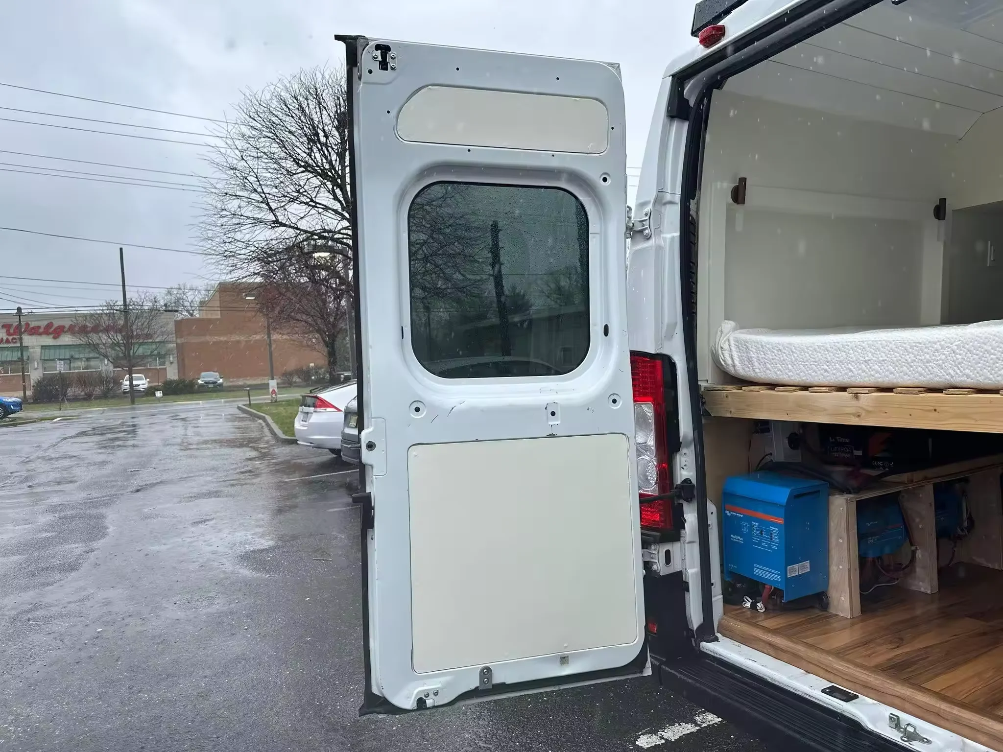 Used Quality 2021 Ram ProMaster 2500 3.6-Liter V6 Camper Conversion Roof-Mounted Solar Panels Used Cars For Sale