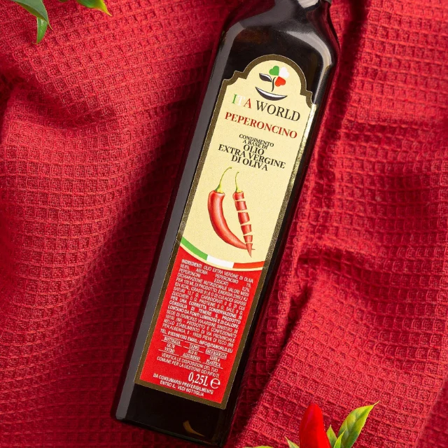 High Quality Extra Virgin Olive Oil Made in Italy Flavored Chilli Itaworld For Restaurant and Private Label
