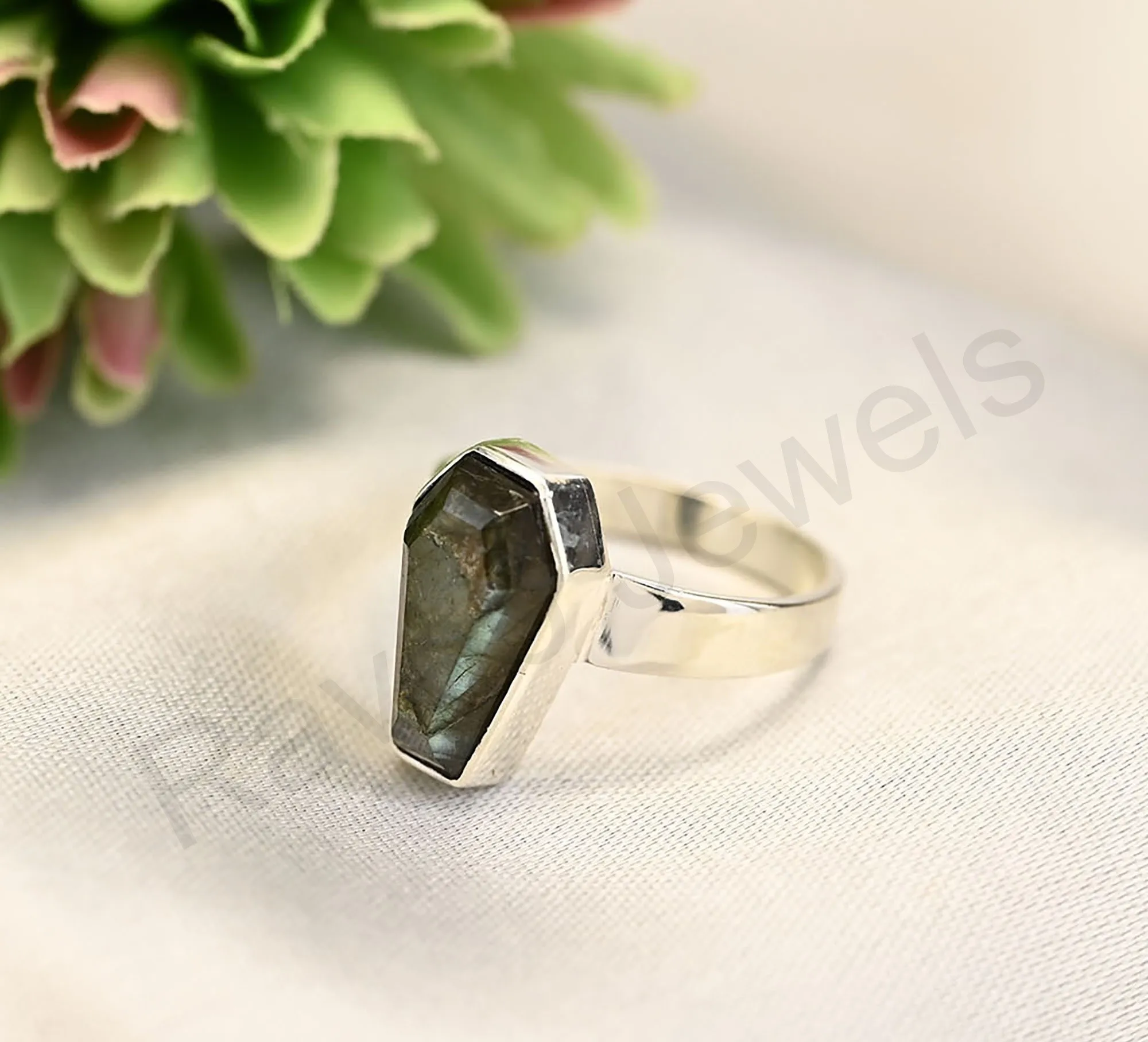 Green Labradorite Gemstone Ring Jewelry Solid S925 Sterling Silver Bezel Coffin 10x17mm Adjustable Ring Wedding Gift For Women