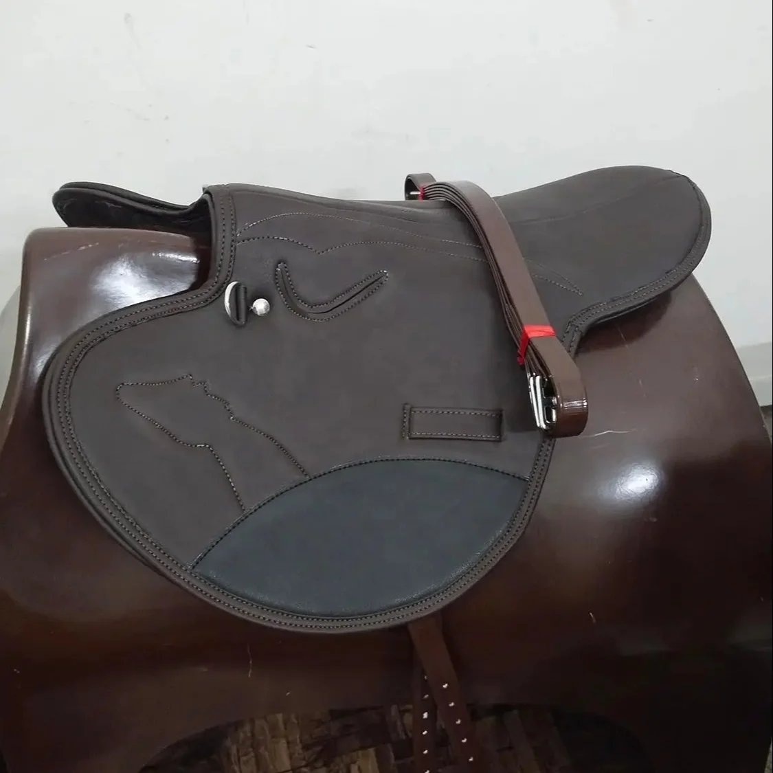 Black Synthetic Exercise Race Horse Saddles with Stirrup  Exercise Race Horse Saddles English horse racing products from India