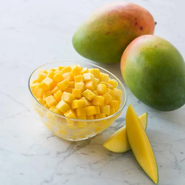 BEST TROPICAL FROZEN MANGO CUBES / PURE FLAVOR / COMPETITIVE PRICES ONLINE / MADE IN VIETNAM