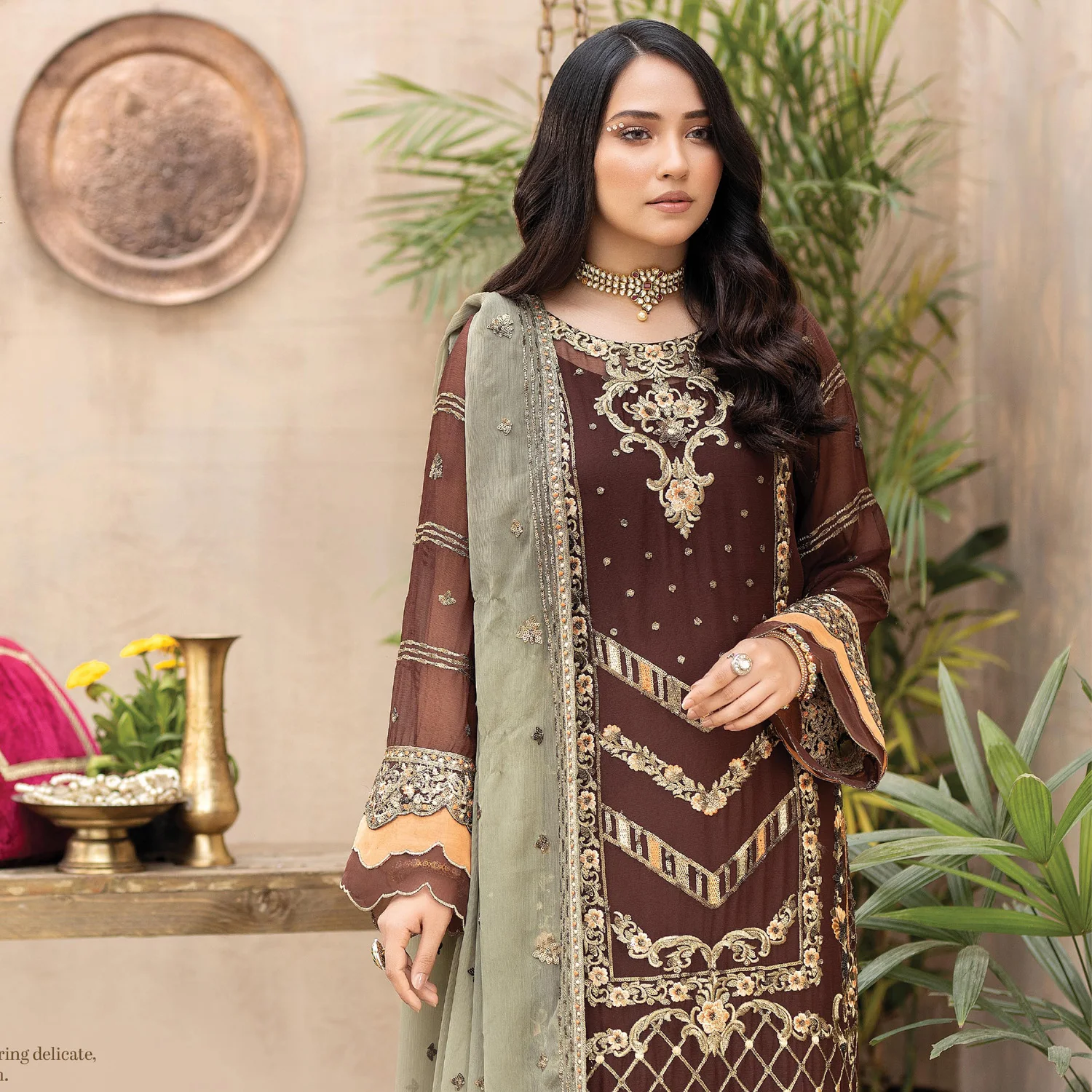 Wholesale bridal dresses wedding Pakistani in chiffon Fabric Over Fully Embroidery With Organza Borders And Raw Silk Trouser