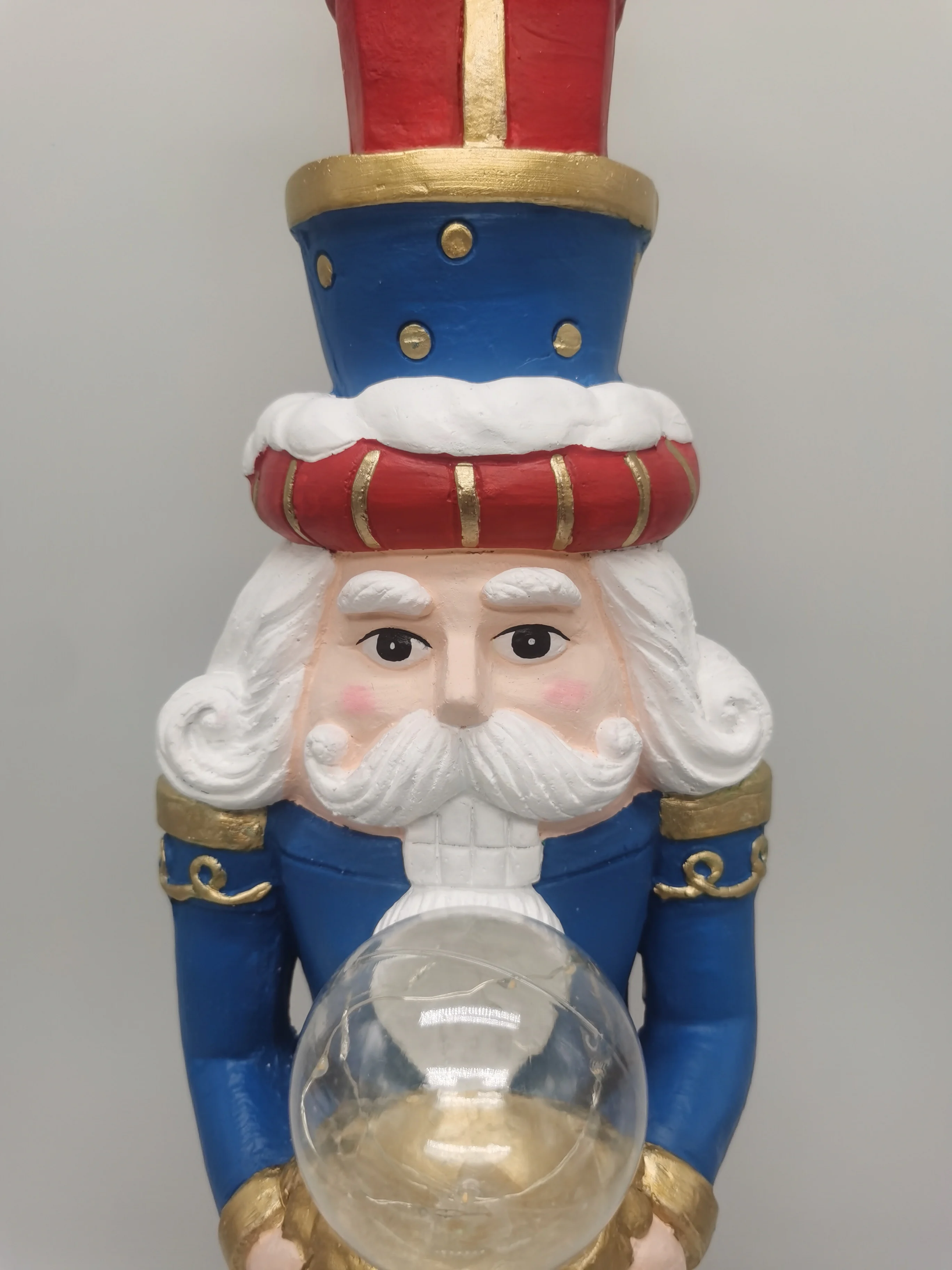 MGO Polystone Polyresin Resin Christmas Xmas Nutcracker Soldier with LED 3*AAA Battery Needed