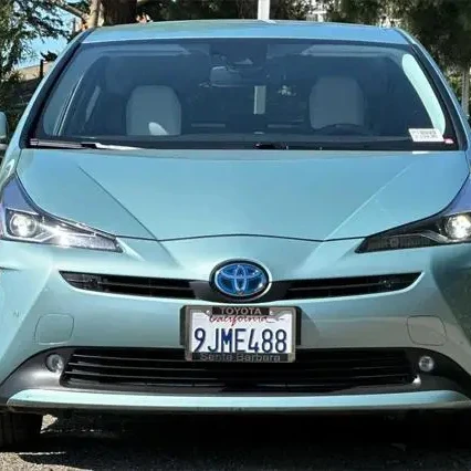 2022 Toyota Prius хэтчбек