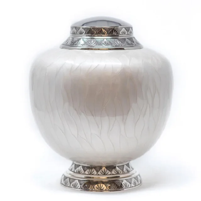 Hot Selling Cremation Urns For Human Ashes Funeral Supplies Metal Cremation Urn Premium Quality Metallic Urn In Factory Price