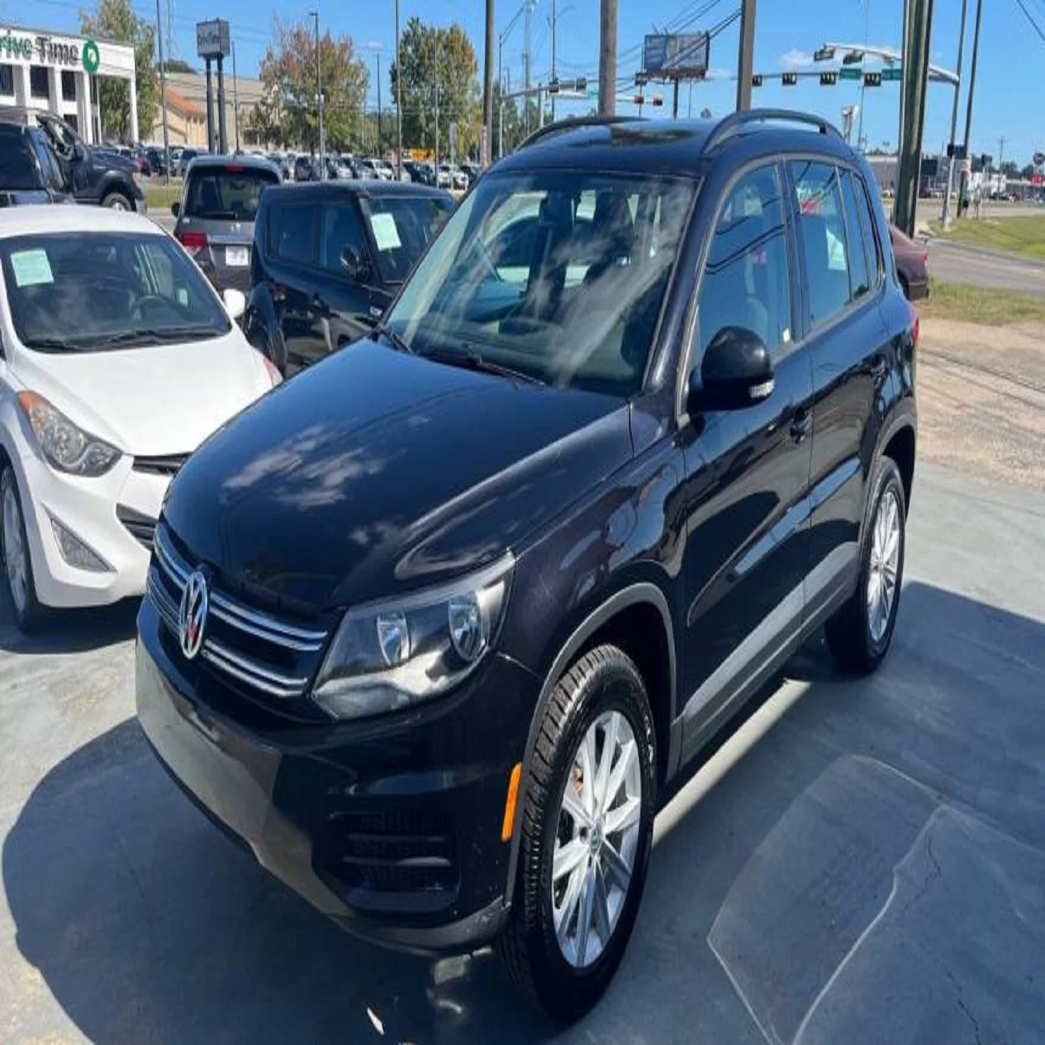 Подержанный 2017 Volkswagen Tiguan S