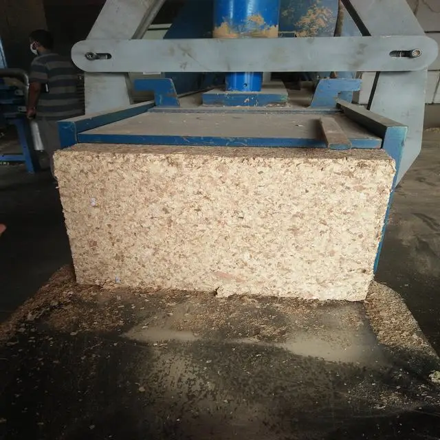 High Quality Agricultural Waste Product Wholesale Wood Shavings In Pressed Form For Animal Husbandry And Agriculture Use