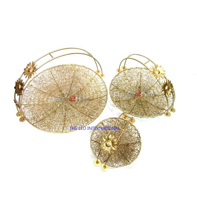 New design Nostalgic White color metal Gift Basket 8X4X6 Inch luxury lifestyle festival greeting gifts return wedding wishes