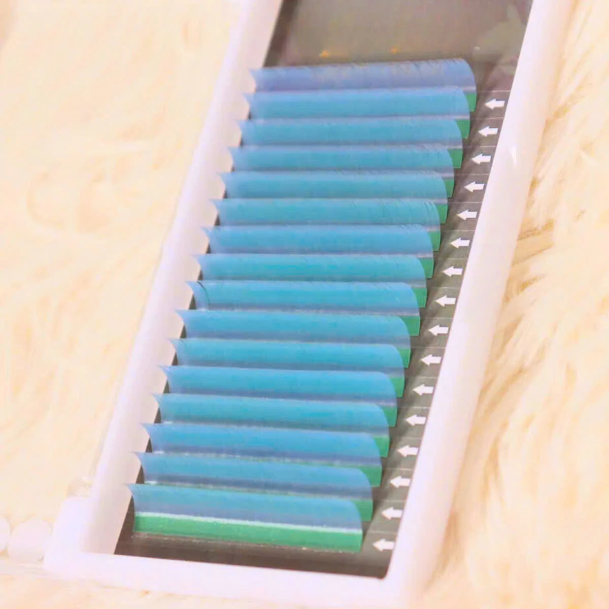 Wholesale Private Label Russian Volume Cashmere Easy Fanning Classic Eyelash Extensions