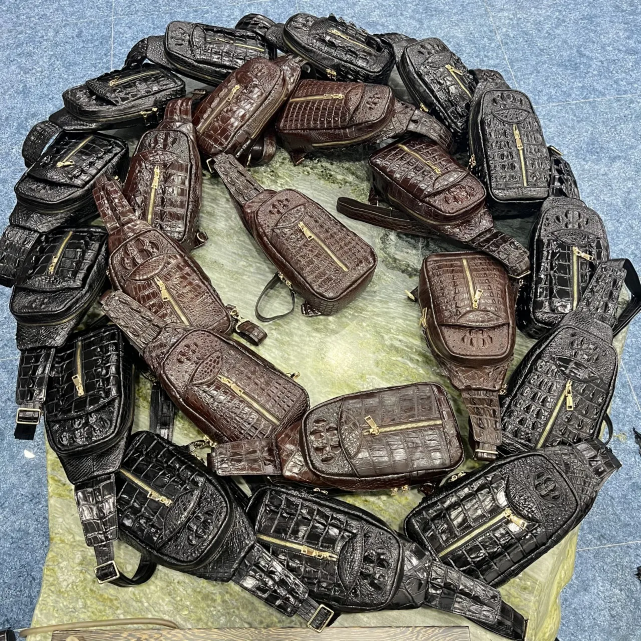 Wholesale Genuine leather sling bag for men Crocodile leather chest bags Size 31*18*9cm customized leather chest bag