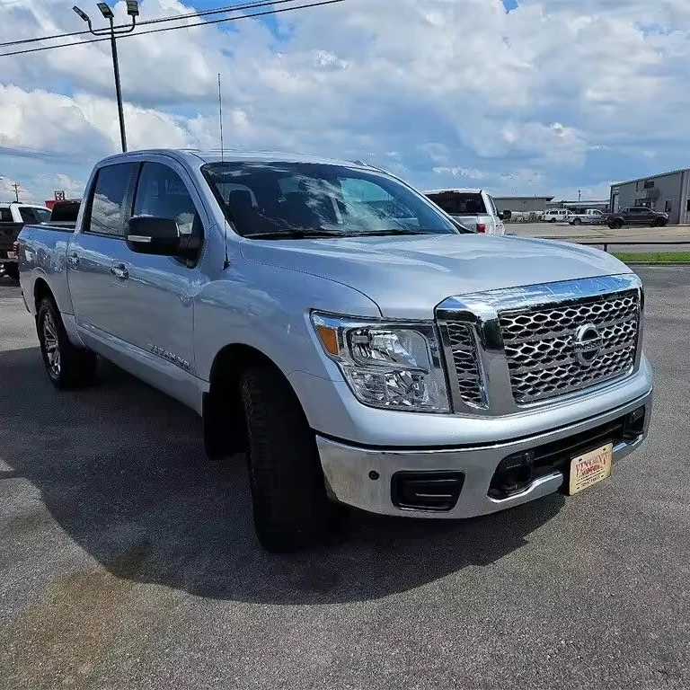 Used 2018 Ni-ssan Ti-tan SV 1