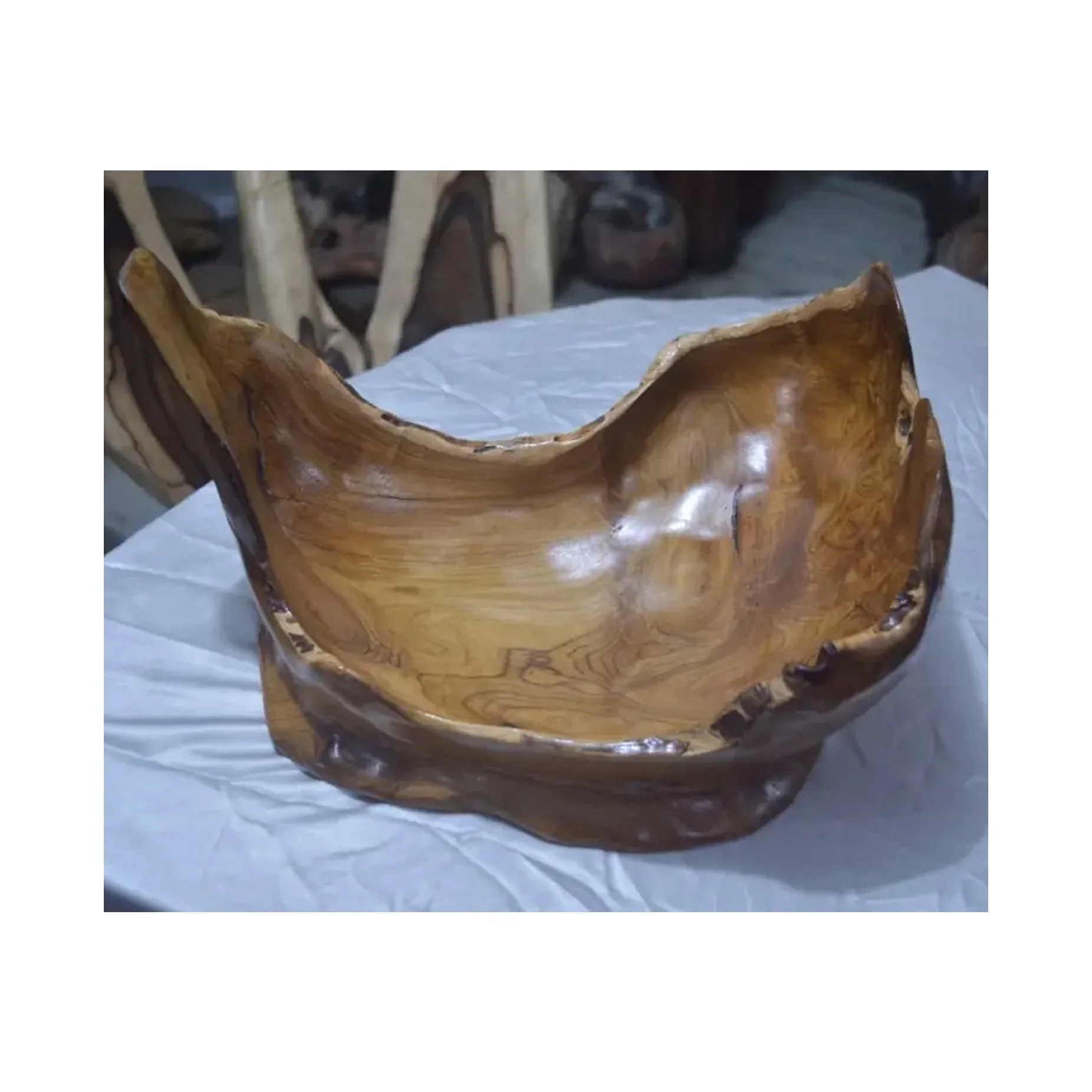 Wholesale Price Real Wood Crafts Wooden Bowl From Indonesia Finest Wood For Furniture And Decoration in House Office Or Hotel