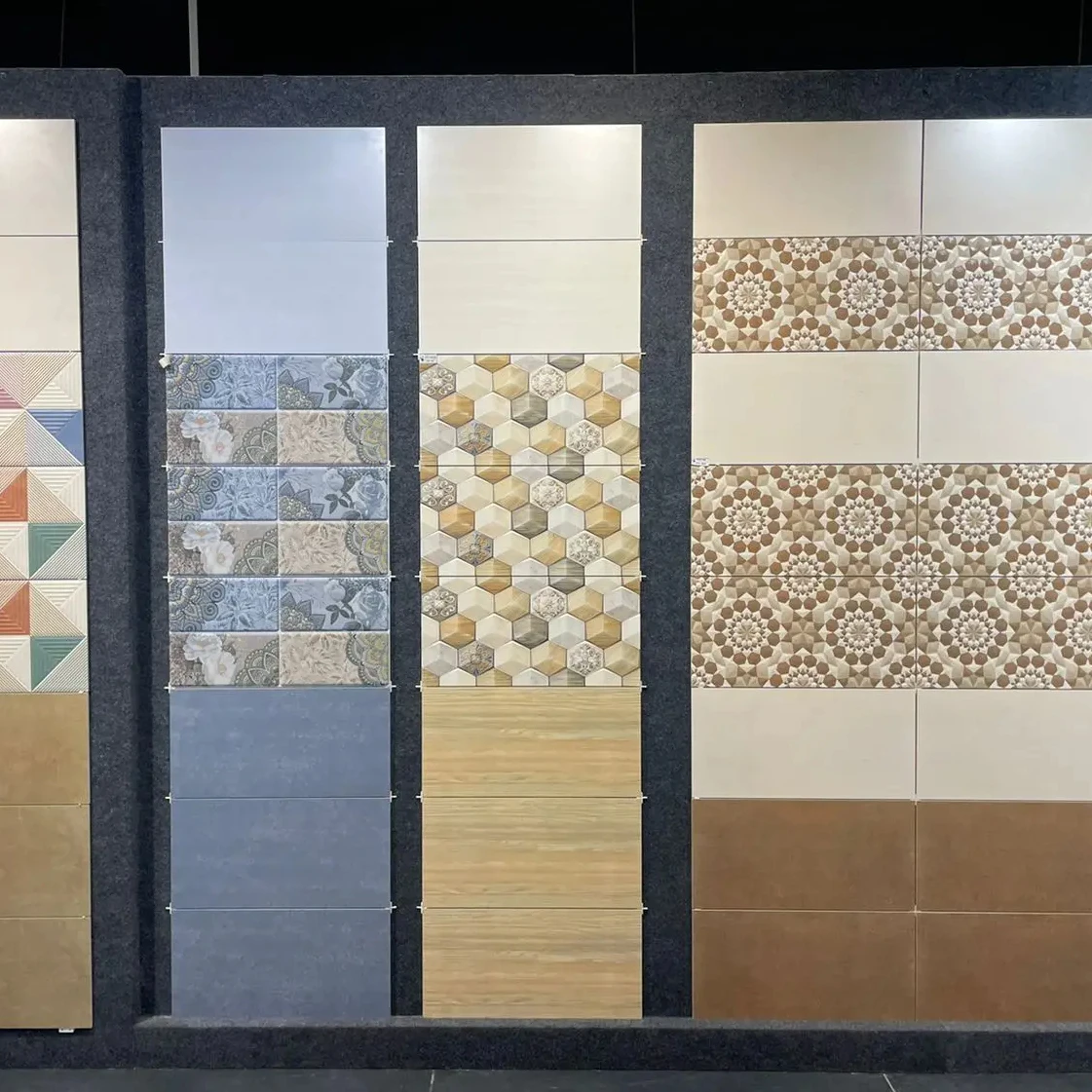 300x600mm glossy rectified white Foshan glazed ceramic wall tile design 300x600 mm with best quality from India