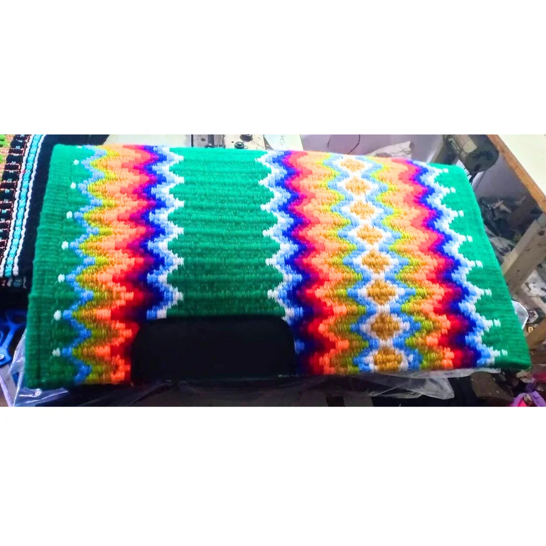 2023 New Horse Saddle Pad Equestrian Glitter Saddle Blanket Horse Equipment For Racing Clothing Sports Western Wool Saddle Pad